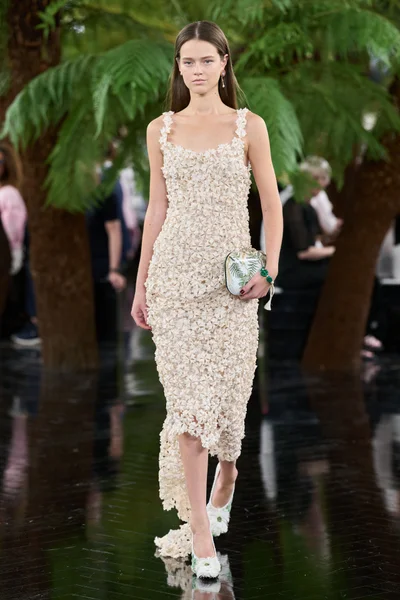 Look 64
